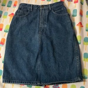 ALESSIO Vintage 80’s 100% Cotton Jean Skirt, Size 7/8 MAKE AN OFFER!!!